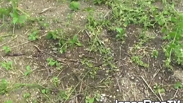 Japanese woman explores hidden spot for private🤫 moment in public area