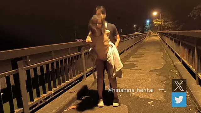 野外全裸　車が通る夜も恥ずかしいけど　気持ちいいの感じてる