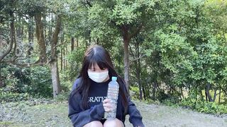 のあちゃんの野ションおしっこ我慢！！山登りしながらお漏らししちゃった！