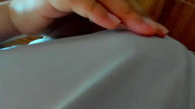 布越しの乳首オナニーが気持ちよすぎてオホオホ下品な声を出しちゃう変態巨乳。